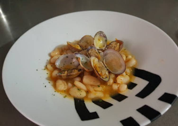 Alubias blancas con almejas