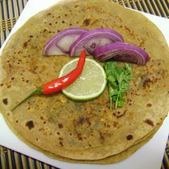 A picture of Mooli Paratha.