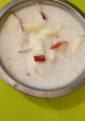A picture of Apple raita.