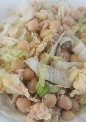 Una foto de Ensalada de revuelto 🥗