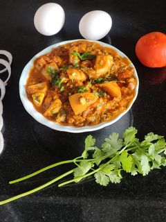 ஸ்ட்ரீட் புட் முட்டை மசாலா (Street food egg masala recipe in tamil) செய்முறை முக்கிய புகைப்படம்