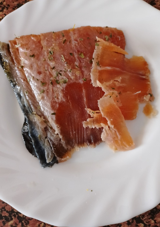 Una foto de Salmón marinado con cítricos