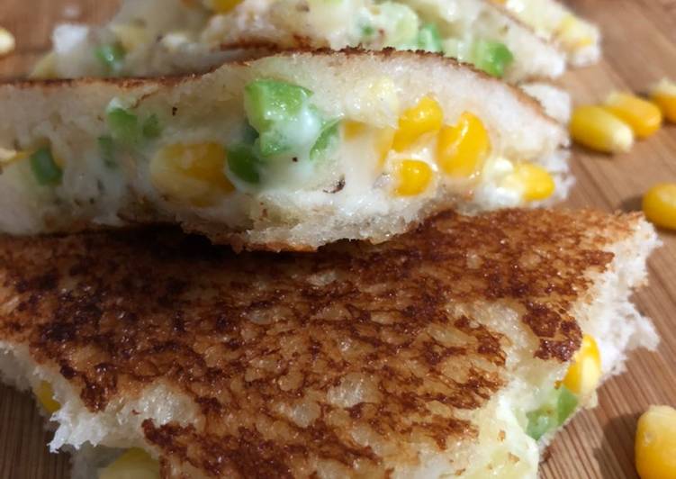 Chilli cheese corn sandwich