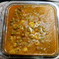 A picture of Aloo,Matar & Makhana.