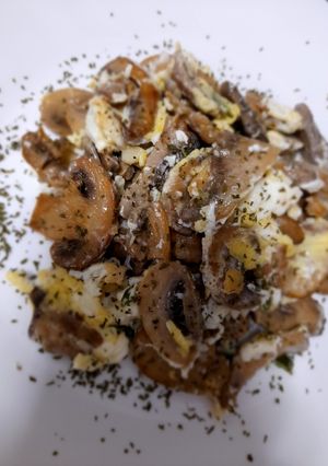 Una foto de 🍄🍄Revuelto de champiñones 🍄🍄