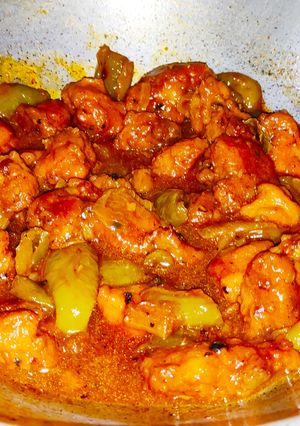 চিলি চিকেন উইথ গ্রেভি(chilli chicken with gravy recipe in Bengali) রেসিপির প্রধান ছবি