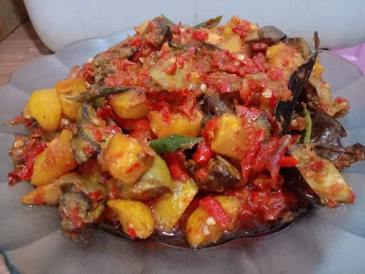 Langkah Mudah untuk Membuat Resep Sambal ati  ampela  campur  Kentang yang Enak Banget Anti Ribet, Bikin Ngiler