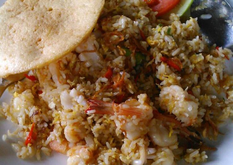 Bagaimana Menyiapkan Nasi Goreng Seafood yang Sempurna