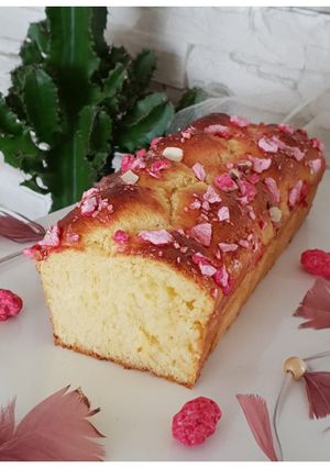 Une photo de Brioche nanterre aux pralines roses