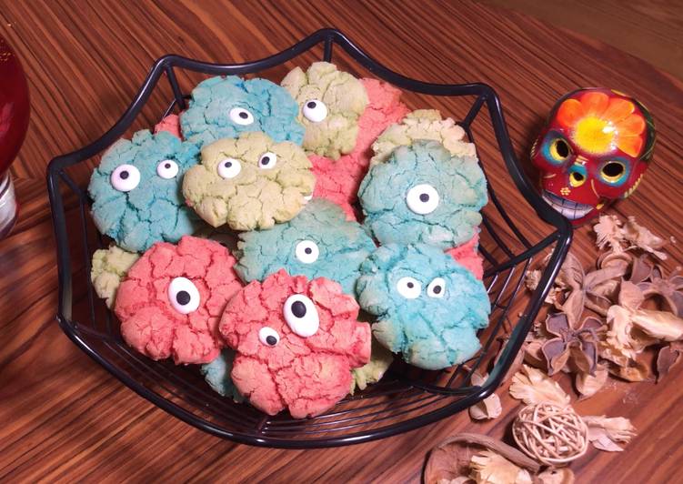 Steps to Make Homemade Galletas craqueladas monstruosas para Halloween