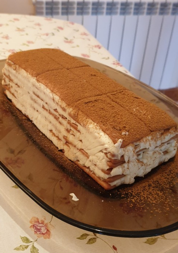 Una foto de Tarta de leche merengada y galletas (sin horno)