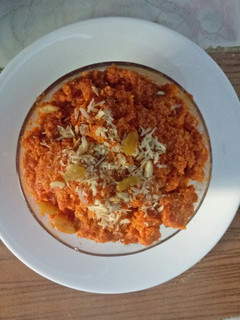 गाजर का हलवा (gajar ka halwa recipe in Hindi) रेसिपी मुख्य फोटो