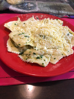 Una foto de Ravioles de pollo a la provenzal!