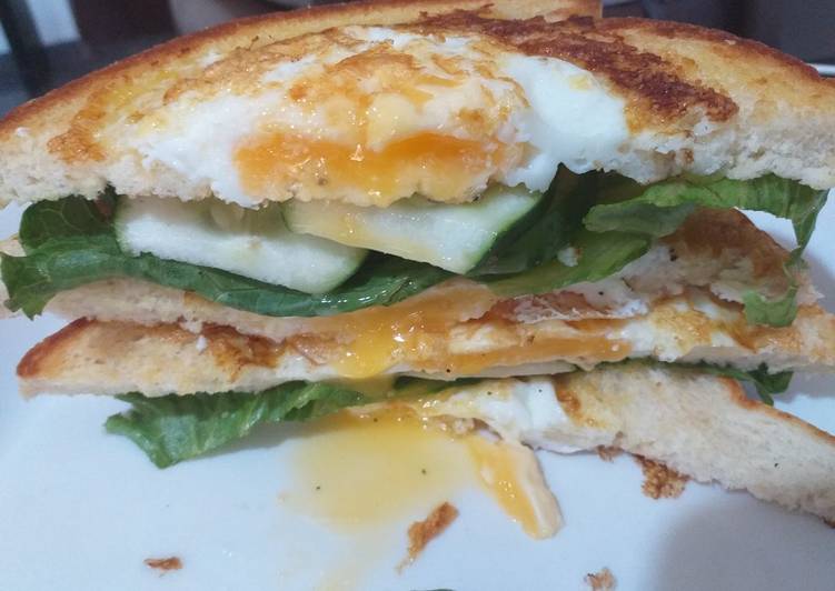 Recipe of Speedy Egg in a hole sandwich