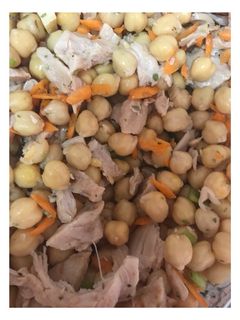 Una foto de Ensalada de garbanzos
