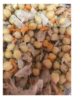Una foto de Ensalada de garbanzos
