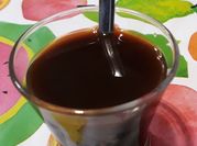 Una foto de almíbar de café