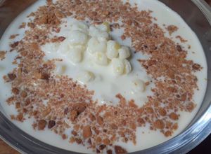 Una foto de Canjica Cremosa de Milho com Amendoim.Recetas Tradicionales de Brasil