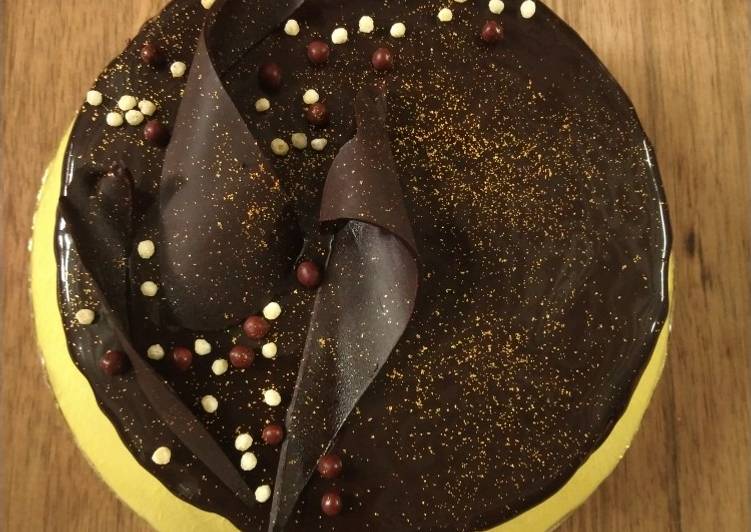 Chocolate Cake With Mocha Glaze