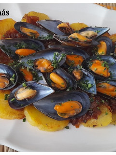 Una foto de Patatas guisadas con mejillones