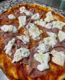 Pizza de Burrata y Mortadella Italiana