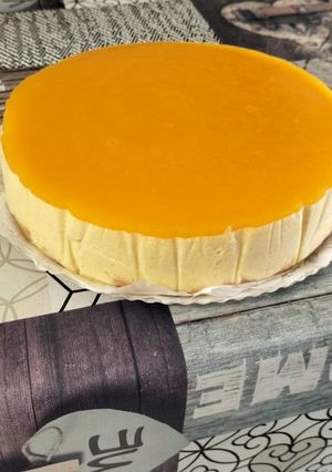 Una foto de Tarta de queso y mango sin horno