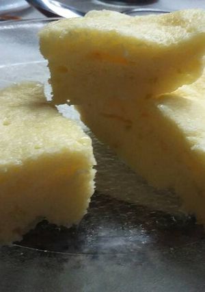 Una foto de Torta de limón en taza (mug cake)