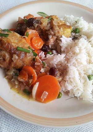 Una foto de Pollo con Cebollas