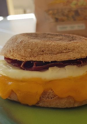 Une photo de 9• Petit-déjeuner Express le Egg Muffin au Grison
