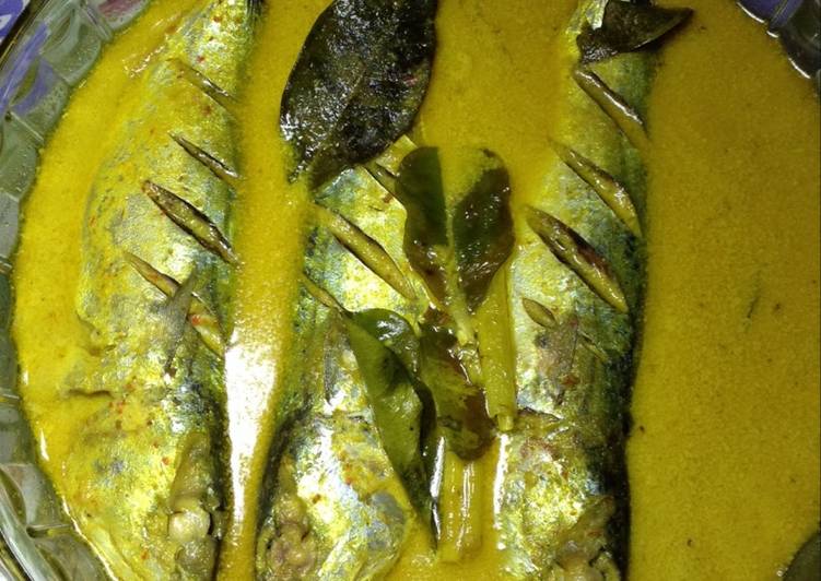 Cara membuat Gule lemak ikan gembung yang lezat dan Mudah Dibuat