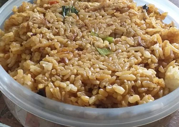 Nasi goreng teri (lunch box package)