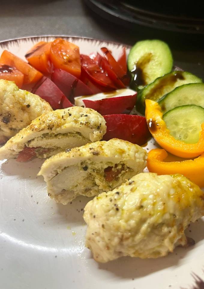 Курячі рулетики з песто