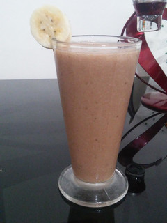 Una foto de Batido de plátano, chocolate y menta