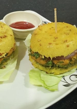 A picture of Dhokla burger.