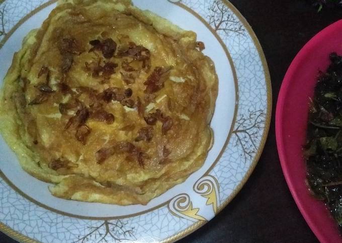 Telur dadar tanpa isi