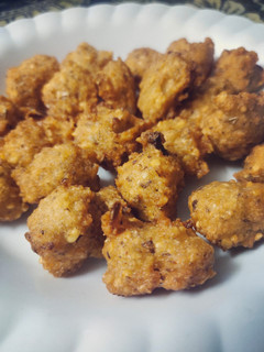 मूंग दाल की पकौड़ी (Moong dal ki pakodi recipe in Hindi) रेसिपी मुख्य फोटो