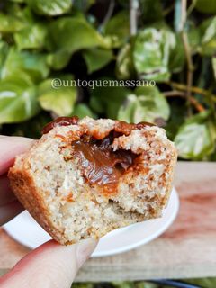 Una foto de MUFFINS DE COCO CON CORAZÓN DE DULCE DE LECHE (@untoquemassano)