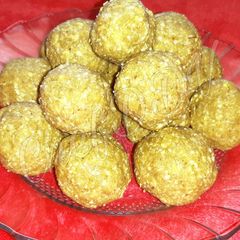 A picture of Moong fali Til Ladoo.
