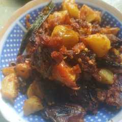 รูปของ Ikan Cakalang Fufu/Asap + Kentang Goreng Sous