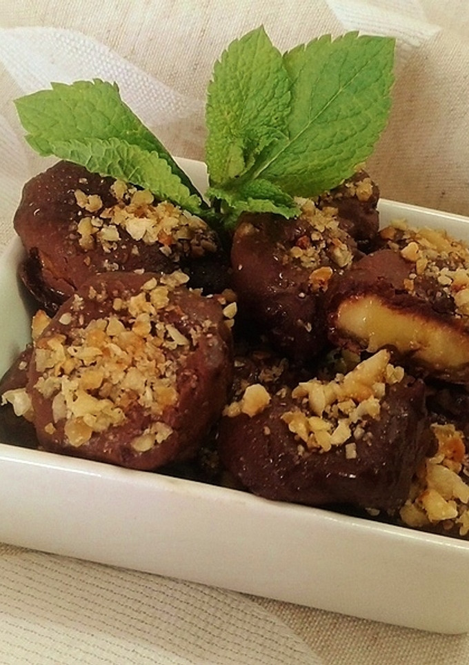 Una foto de Bombones de chocolate rellenos de plátano