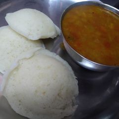 A picture of Idli.