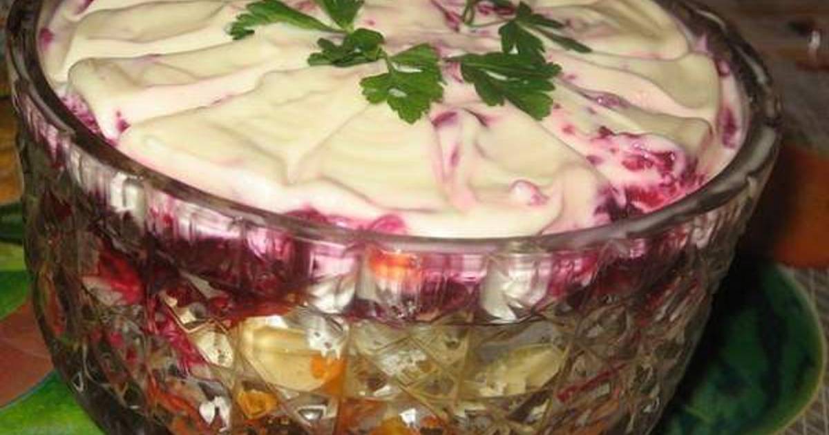 Салат лакомка с сыром и чесноком рецепт