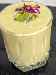 A picture of No Sugar No Dairy Oats & Apple 🍎 Smoothie.