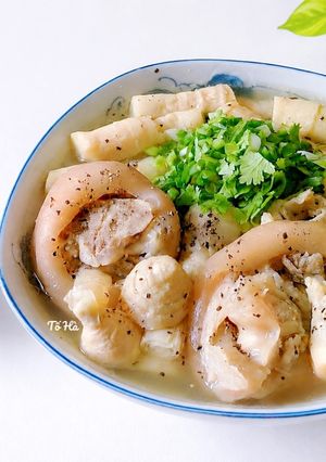 Hình của món Dựng heo hầm măng tươi.
