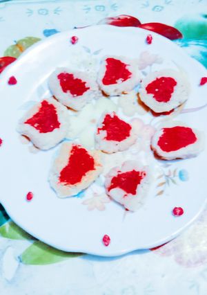 A picture of Yummy Tasty vanilla heart cookies.
