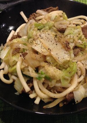 Hình của món Mì Udon xào (Yaki Udon).