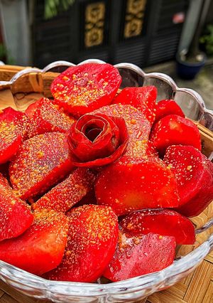 Hình của món Mận Hậu Lắc Muối Tôm.