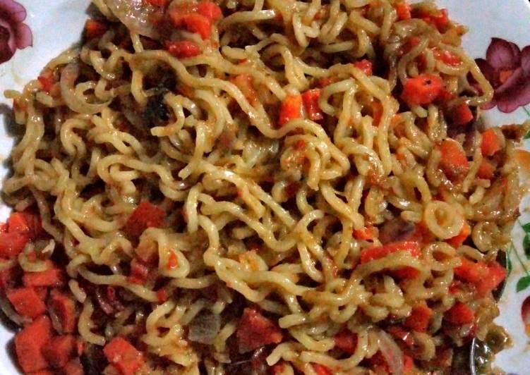 Simple Way to Prepare Quick Noodles Garnished with Diced Carrot