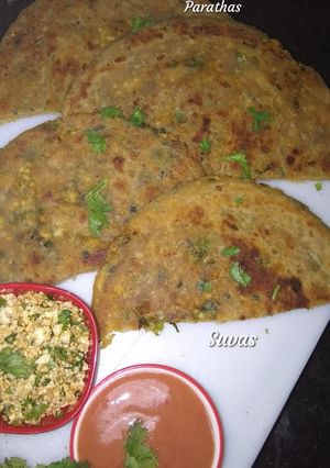 A picture of Green Garlic And Paneer Paratha.