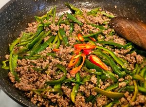 Foto resep Green Chili stir fry with beef